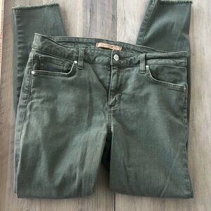 Distressed knees Army Green Joe’s Jeans size 12 no tags in great condition